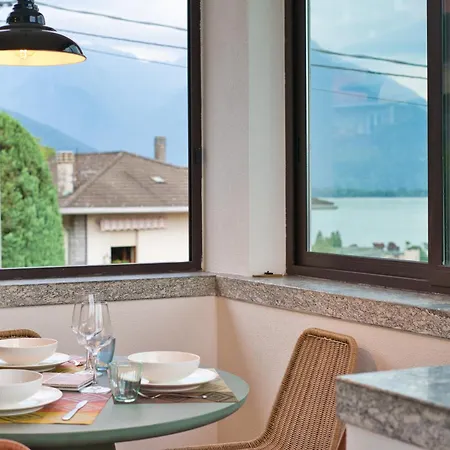 Leon Lakeview Apartment *